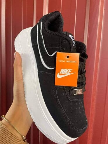 nike react 270: 40 — 3