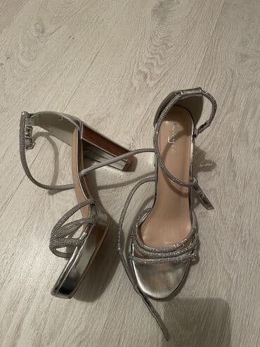 push up helanke novi sad: Sandals, Aldo, 40 — 4