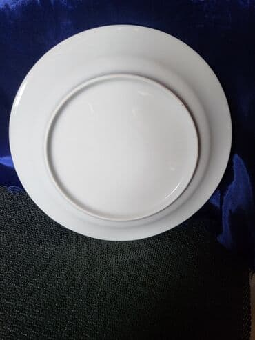 plasticne case za desert novi sad: Tanjiri vintaz,novi porcelanski. Tanji novi,sve na njima odsjaj od — 9