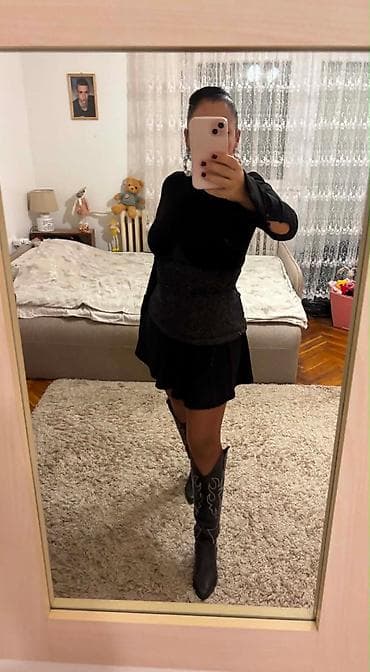 tifani haljine: Potpuno nova haljina, narucena skoro preko neta, placena 3800. Potpuno — 2