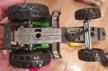 jagodica bobica igracka: Majorette igracka traktor automobilcic, razmera 1:43 — 3