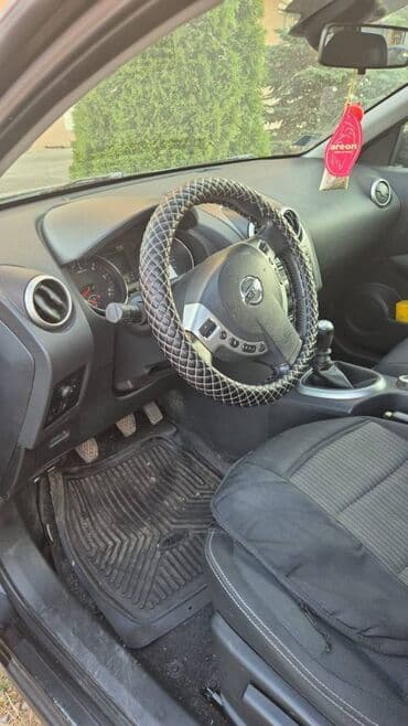 najjeftinija prva pomoc za auto: Prodajem auto Nisan QASHQAI 2010.godiste, Karoserija Dzip/SUV Gorivo — 5