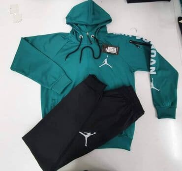 Veličine M L XL 2XL
Cena 3600 din na lalafo.rs Veličine M L XL 2XL
Cena 3600 din