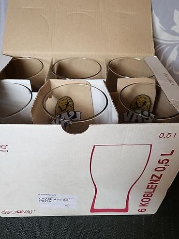 čaše sa duplim dnom: Case nove Lav pivo Berganovo Italija. Case za Lav pivo. Komada 6 u — 2