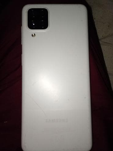 Mobile Phones: Polo njen ekran pliva ispravna ravno kuciste — 1