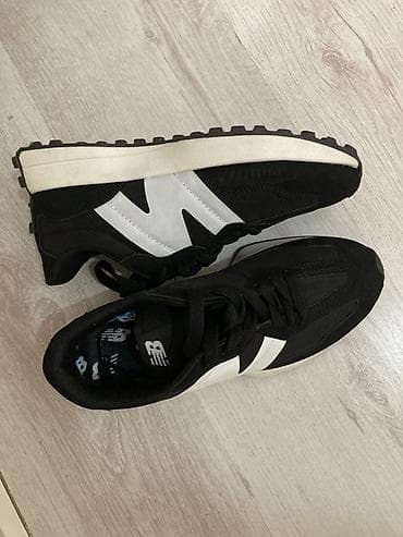 New Balance 327 patike - Model: 327 “The Intelligent Choice” -