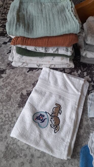 svecani zenski kompleti sa pantalonama: Komplet garderobe za bebu, veličina 56 (0–1 mesec). očuvane nemaju — 12