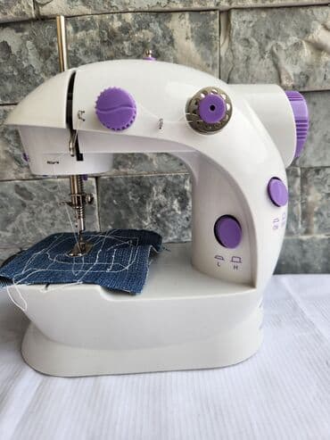 Mašina za šivenje,samo probala,radi na baterije