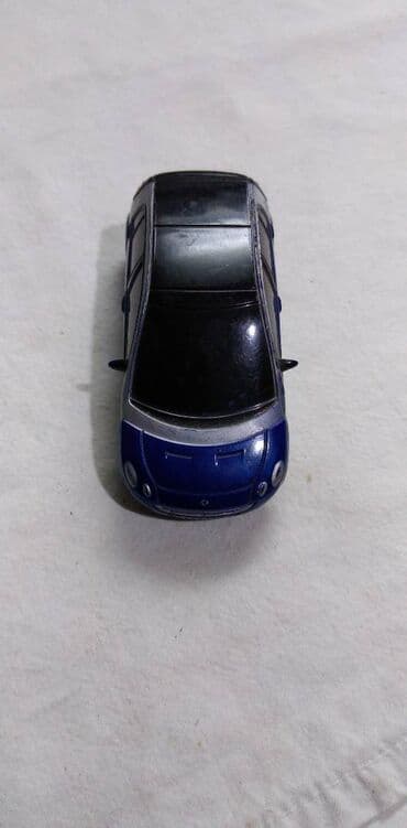 paklene ulice 5: Autic Smart Forfour oko 1:50(7,3 cm.)China plasticni malo izgreban — 2