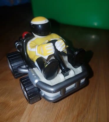 robot kuca igracka: Silverlit auto za trke za vozacem - cikicom sa kacigom. Autic igracka — 3