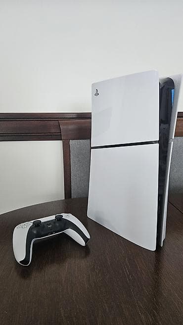auto l: PlayStation 5 Slim (Disk verzija) - Korišćenje: godinu dana, radi — 2