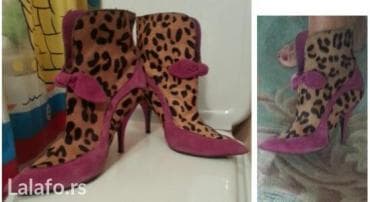 Ženska obuća: Jlo jennifer lopez atraktivne cizmice. Poni dlaka i velur koza. Broj na lalafo.rs Ženska obuća: Jlo jennifer lopez atraktivne cizmice. Poni dlaka i velur koza. Broj