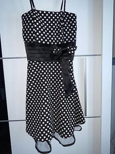 Crna haljina na tregere sa belim tufnama, retro/pin-up stil. Model do