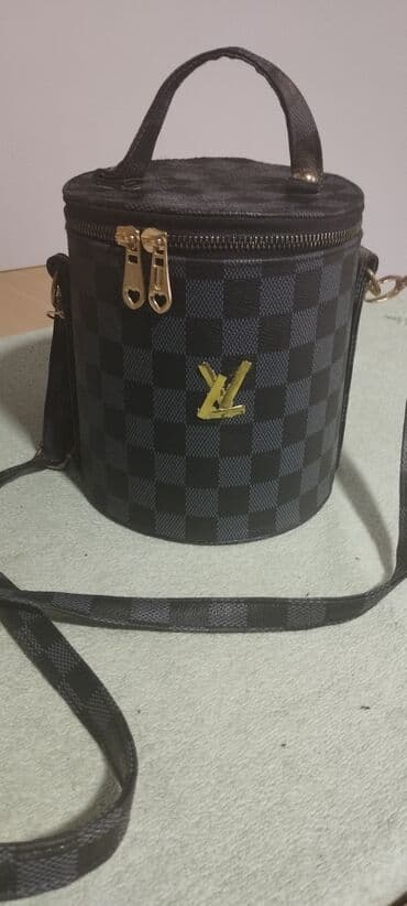 kaisevi za torbe: Elegant purse, Louis Vuitton — 1