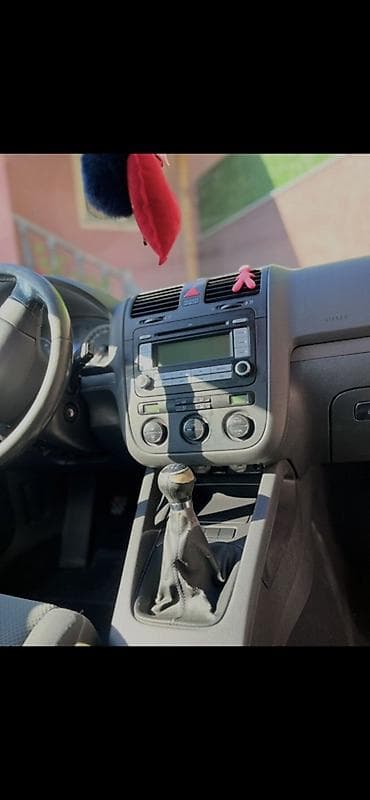 sto za crtanje kupujemprodajem: Volkswagen Golf V – hečbek, crna boja, 5 vrata. Glavne — 3