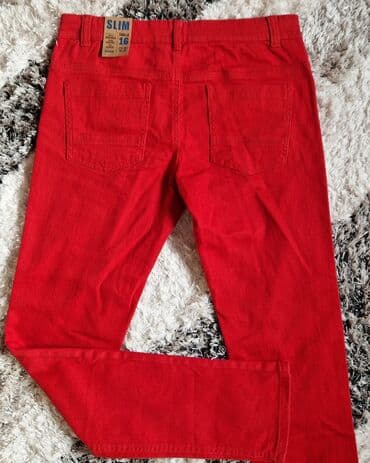 pantalone elipsa: Farmerke novo
extra kvalitet novi model
vel. M — 3