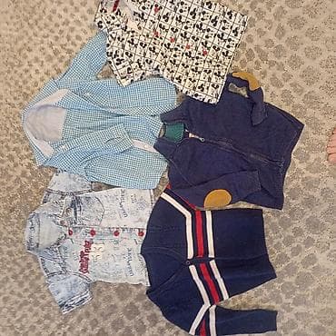 sandale za decake hm: Paket dečije garderobe za dečaka . Mešavina majica, dukseva, košulja i — 4