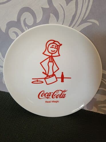 plasticne case za desert novi sad: Tanjiri novi 2 Coca Cola porcelanski. Tanjiri beli sa dezenom,sve na — 5