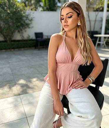 tn patike bele: Majica na vezivanje oko vrata. - Model: duboki V izrez,lagano drapiran — 3