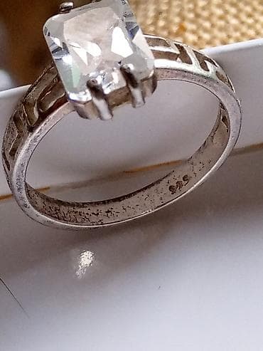 patrone za iqos cena: Srebrni prsten sa prozirnim kamenom (oznaka 925) - Materijal: srebro — 2