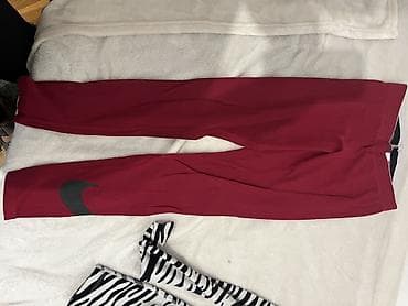 Nike sportske helanke – bordo - Brend: Nike (etikete sa logotipom na