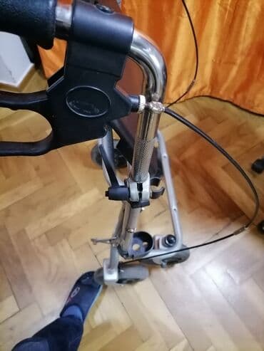 pojasevi za bruh: Hodalica sklapajuća sa ispravnim kočnicama
Sve je Ok — 10
