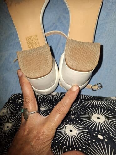 pantalone s: Sandale, 41 — 4