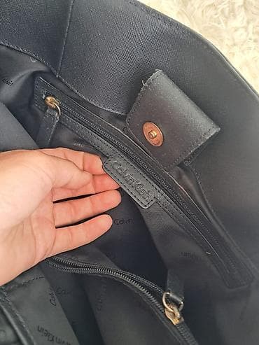 Torbe: Calvin klein original torba u dobrom stanju, sitni tragovi korišćenja — 4