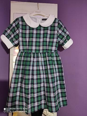 Haljinica velicina 8-10  Duzina 77 Ramena 35 Rukavi 22 Poluobim struka