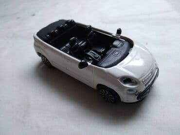 petar pan igracka: Burago Fiat 500 L China,nedostaje krov,volan,svetla i zmigavci — 1