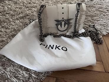 Ženska torba na rame brenda PINKO u krem boji. Izrađena od kože, sa na lalafo.rs Ženska torba na rame brenda PINKO u krem boji. Izrađena od kože, sa