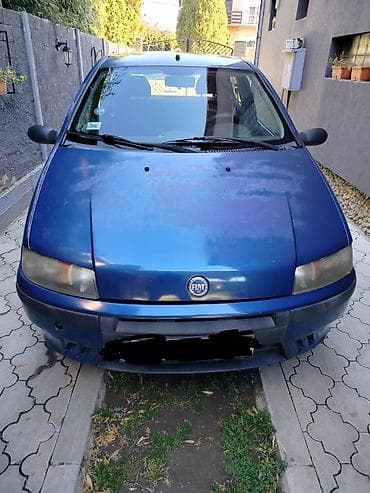 Punto sporting,6 brzina,reg do 11.26, 2001 god.,lak se ljušti,ima na lalafo.rs Punto sporting,6 brzina,reg do 11.26, 2001 god.,lak se ljušti,ima