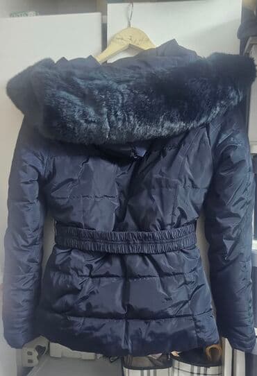 stradivarius zimska jakna: Ženska zimska jakna – tamnoplava L - Model do kukova, strukiran sa — 3