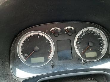 mercedes delovi: KILOMETAR SAT - BRZINOMER ZA VOLKSWAGEN GOLF 4 OD 1998. DO 2005. GOD — 1