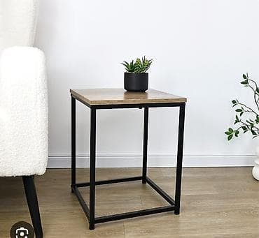 Industrijski pomoćni stočić – kvadratni - Dimenzije: približno 40 x