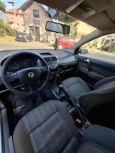 CAPHOLDER DRZAC ZA VOLKSWAGEN POLO OD 2001. DO 2009. GOD. - FAR BRANIK