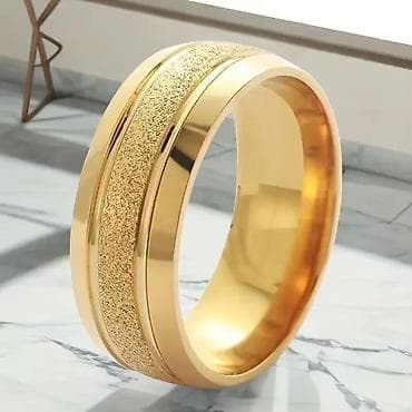 beli mona kais: Zlatni prstenovi i komplet nakita – elegantan dizajn - Zlatni prsten — 7