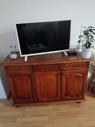 polovna komoda za tv: Drvena komoda/veća vitrina sa 3 fioke i 3 ormarića - Materijal — 3