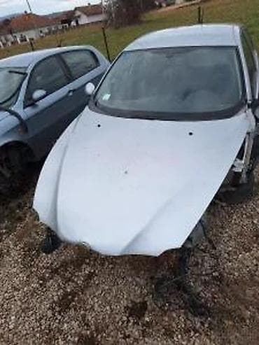 skuter cena: ALFA 147 HAUBA 694 MET | Ok stanje alfa 147 kod boje 694 met — 2