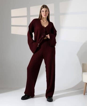 Swimwear: Trikotažni Komplet ✨ Vel : ( UNIVERZALNA ) 🔥 Cena : 3000 din 🔝 Jos — 3