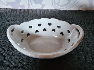porcelanske solje za caj: Porcelanska nova,vintaz korpica. Korpica bez ostecenja,sve na njoj — 5
