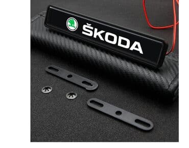 adapter za auto upaljač sa 220v na 12v: 12V Svetleći LED znak za prednju masku - ŠKODA Svetleći znak za — 2