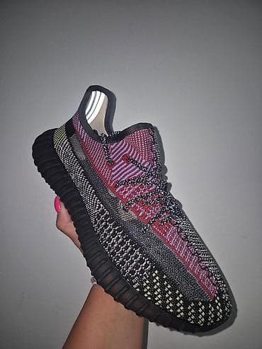 boost patike: Yezzy lepo odradjene
Urezan boost u djonu
36-48
3900 din — 8