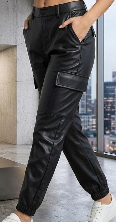 Ženske cargo jogger pantalone od eko kože – crne - Moderan cargo kroj