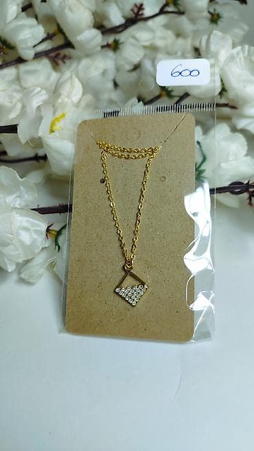 pinko torba cena: Zlatna ogrlica sa privjeskom – geometrijski romb - Lanac u zlatnoj — 4