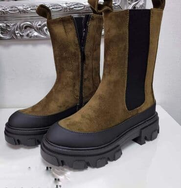 dona obuca: Od 36 do 41
2700din — 2