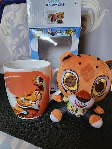 Solja nova Heroes porcelanska univerzalna 2017g. Solja sa igrackom na lalafo.rs Solja nova Heroes porcelanska univerzalna 2017g. Solja sa igrackom