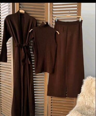 Kombinezoni: Set 3u1 = 4600 dinara za sve tri stvari Boje: bež i tamno braon — 3