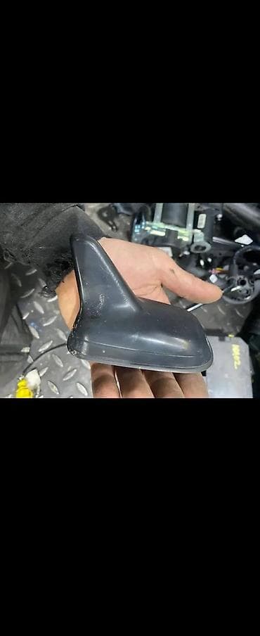 rosule ili rolsue: VW TIGUAN GPS ANTENA 5Q0035507AH | Audi vagen delovi ZEMUN ALTINA — 2