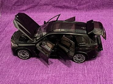 kinder joy figurice: BMW X5M G05 LCI 1:18 / Black / NOVO! Model BMW X5M G05 LCI — 9